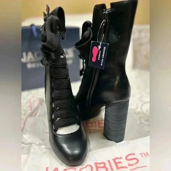 NIB!Jacobies Beverly Hills-Black Lace Up block chunky heel boots Size 9 - Picture 2 of 16